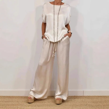 Loose shirt and wide pants
