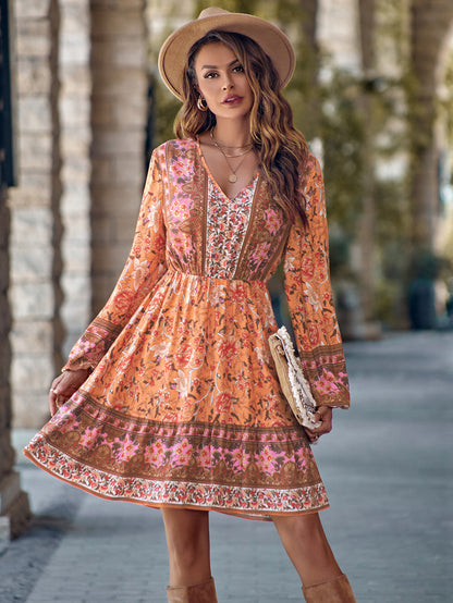 Lightweight Bohemian dress in flowing fabric 