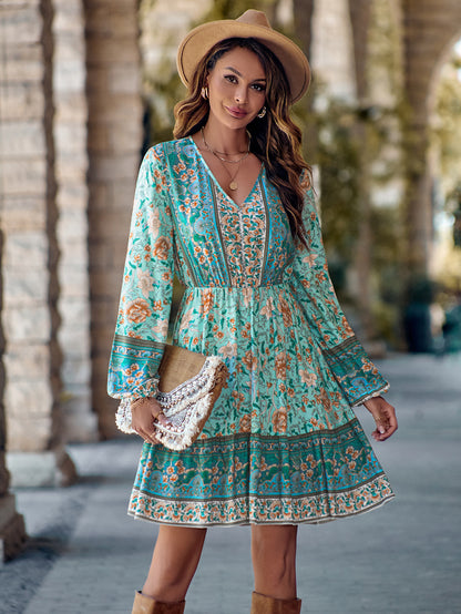 Lightweight Bohemian dress in flowing fabric 