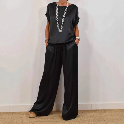 Loose shirt and wide pants